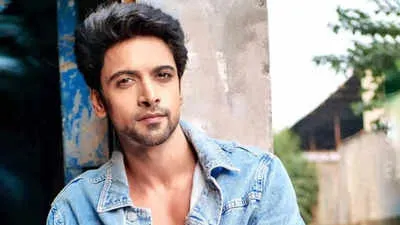Aakash Ahuja, who plays the role of Rajat Khanna in Badall Pe Paon Hai, 
