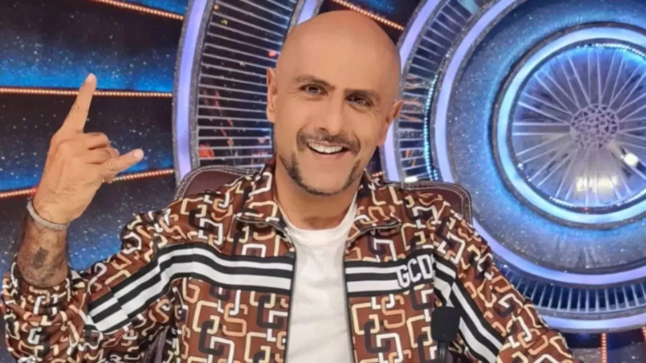 Indian Idol 15: Vishal Dadlani Scolds Contestant For Imitating Singers  Arijit Singh And Atif Aslam | Times Now