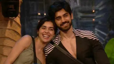 Bigg Boss 18: Eisha Singh changes Avinash Mishra's 'Single' status to 'With  Eisha' in the nominations task - Times of India