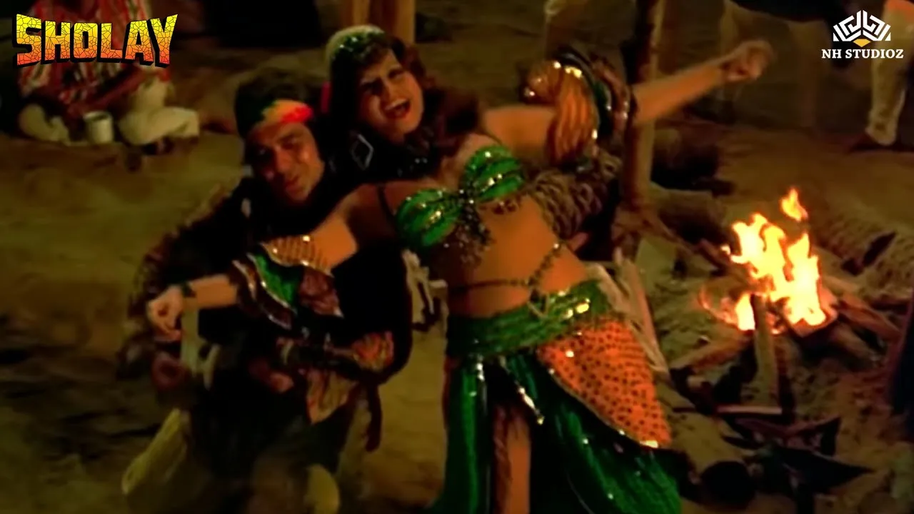 Mehbooba Mehbooba | Sholay (1975) | Helen | Amjad Khan | Amitabh |  Bollywood Dance Hit Song