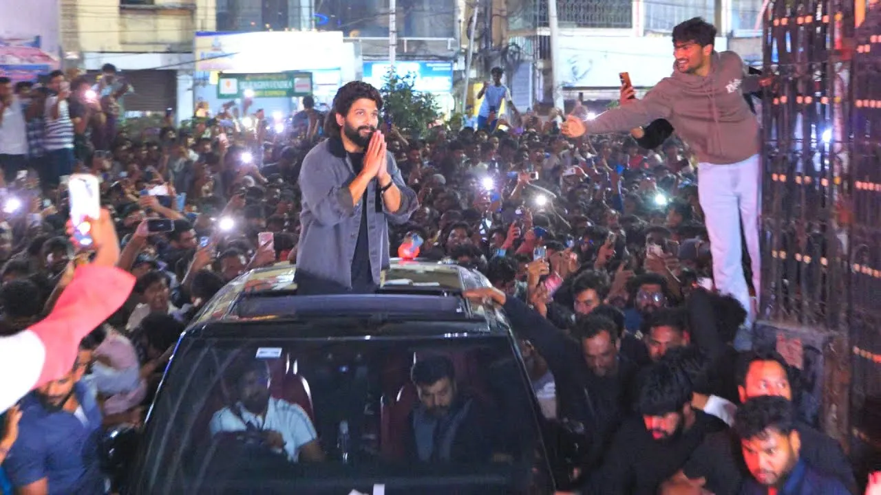 Allu Arjun Exclusive Visuals @ Sandhya Theatre Hyderabad | Pushpa 2 |  Rashmika Mandanna | Sukumar - YouTube
