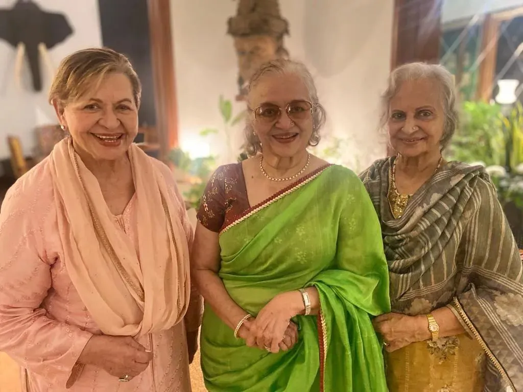 Helen Asha Parekh Waheeda Rehman Srinagar Vacation Photos | Jammu Kashmir |  हेलन और वहीदा संग कश्मीर वेकेशन पर निकलीं आशा पारेख: श्रीनगर में हाउसबोट की  सैर की, एक-दूसरे को ...