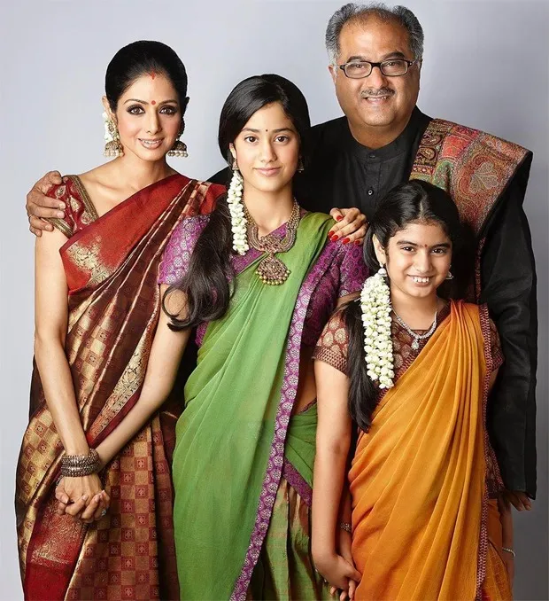 This throwback picture of Sridevi and Boney Kapoor with their daughters  Janhvi and Khushi is pretty wholesome : Bollywood News - Bollyy