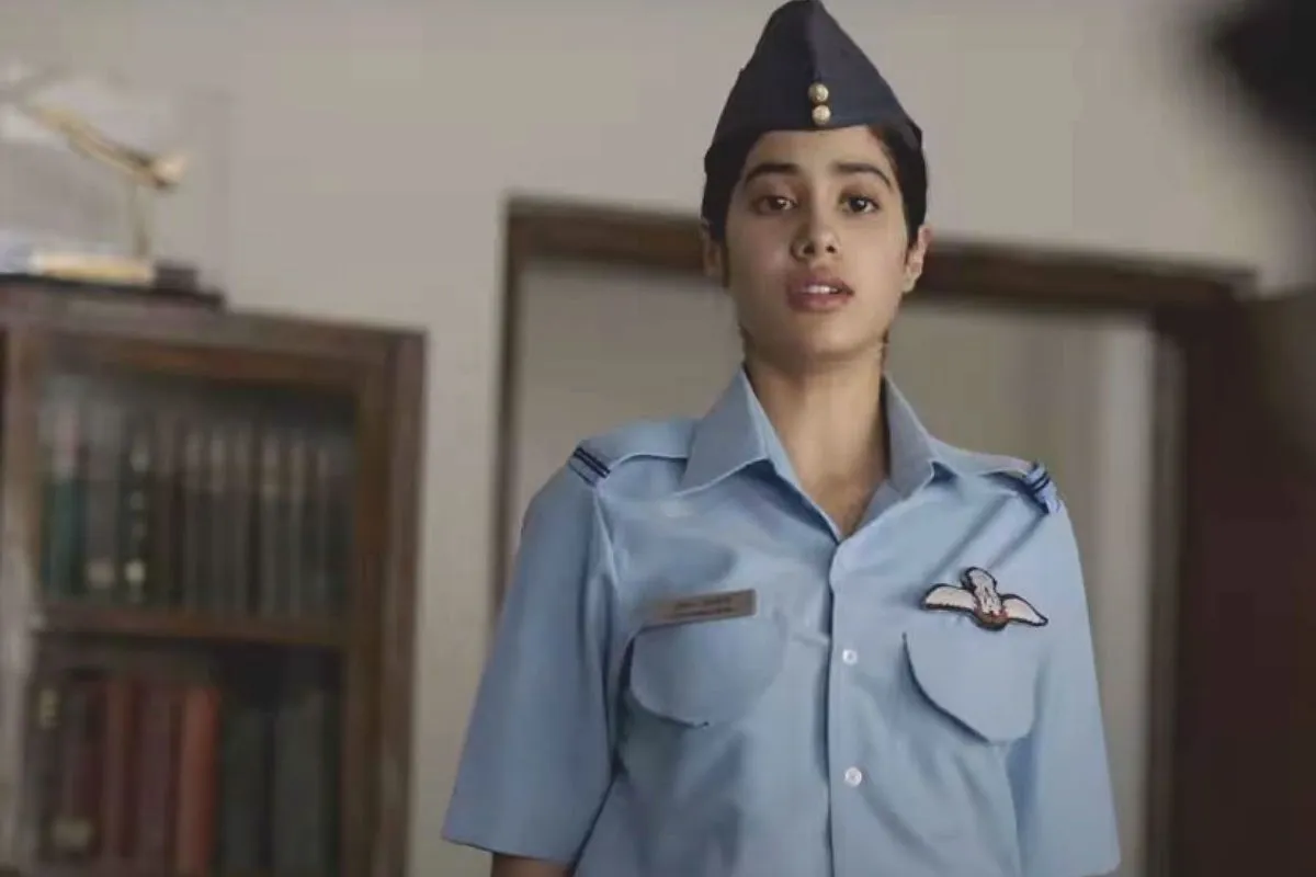 Janhvi Kapoor Looks Promising But Pankaj Tripathi Steals The Show in  Trailer of Netflix Film Gunjan Saxena: The Kargil Girl