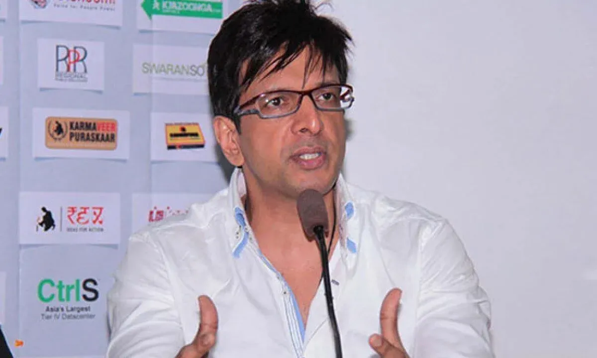 Javed Jaffrey wiki, age, height, movies, wife, son, daughter, father, mother