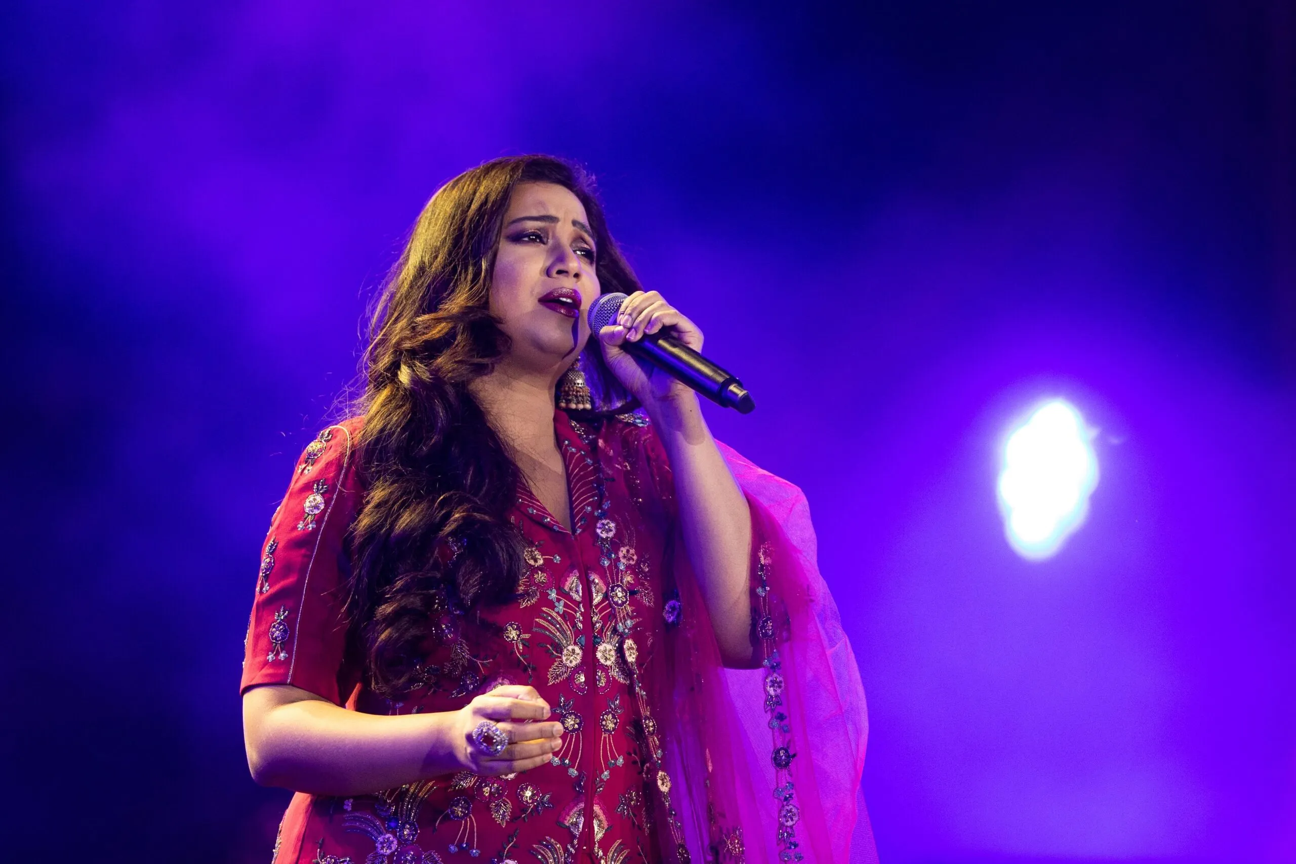 Book Bollywood Singer Shreya Ghoshal - Black Hat Talent Solutions