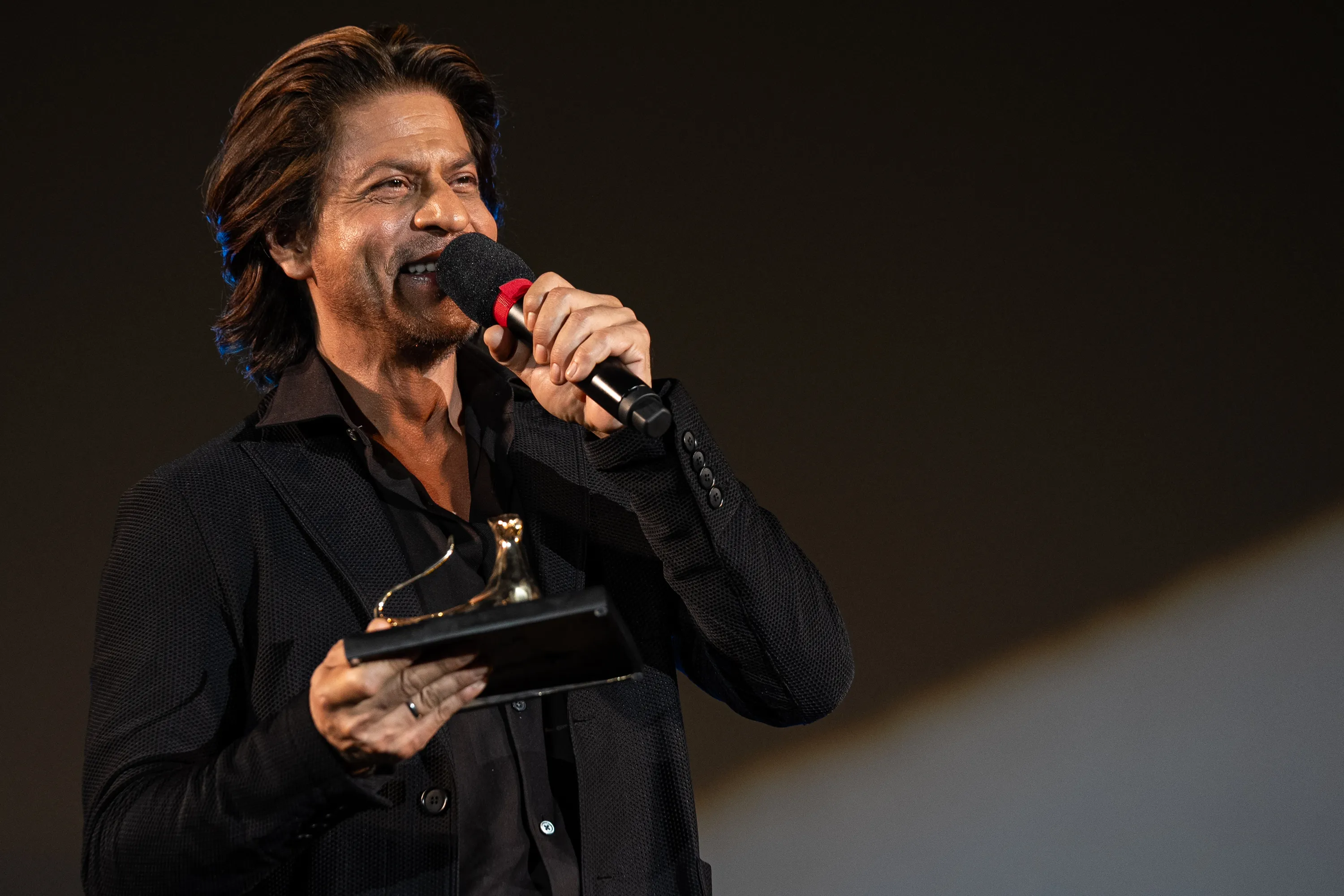 Shah Rukh Khan On Brad Pitt & Jackie Chan Friendship — Locarno