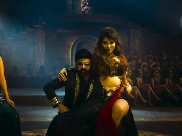 Urvashi Rautela Shades Kiara Advani For Game Changer Underperformance  Despite Her Hypersexualised Cop Role in Daaku Maharaaj | Republic World