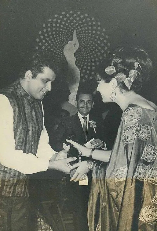 Awards Won By Late Manoj Kumar; A National Film Award, 7 Filmfare Awards!