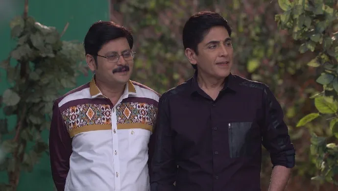 Bhabi Ji Ghar Par Hain 12 November 2019 Written Update: Vibhuti & Tiwari Go  To Meet A Baba - Zee5 News