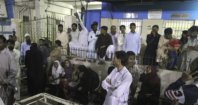 645x344-daesh-attack-kills-30-injures-over-100-at-pakistani-shrine-1478968834227