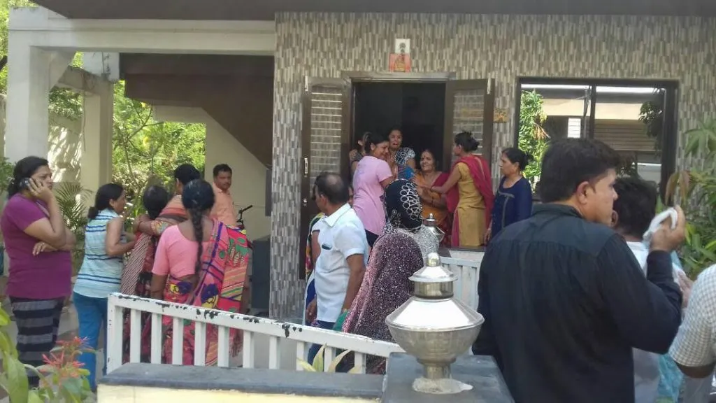 19yr old Parul University student commit suicide	