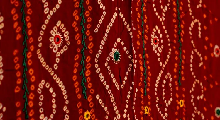 textile, gujarat, fabric, apparel, fashion, market, clothing, connect gujarat, craft, cloth, women, sarees, bandhni,