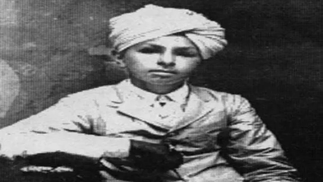 380075-bhagat-singh-at-age-of-13