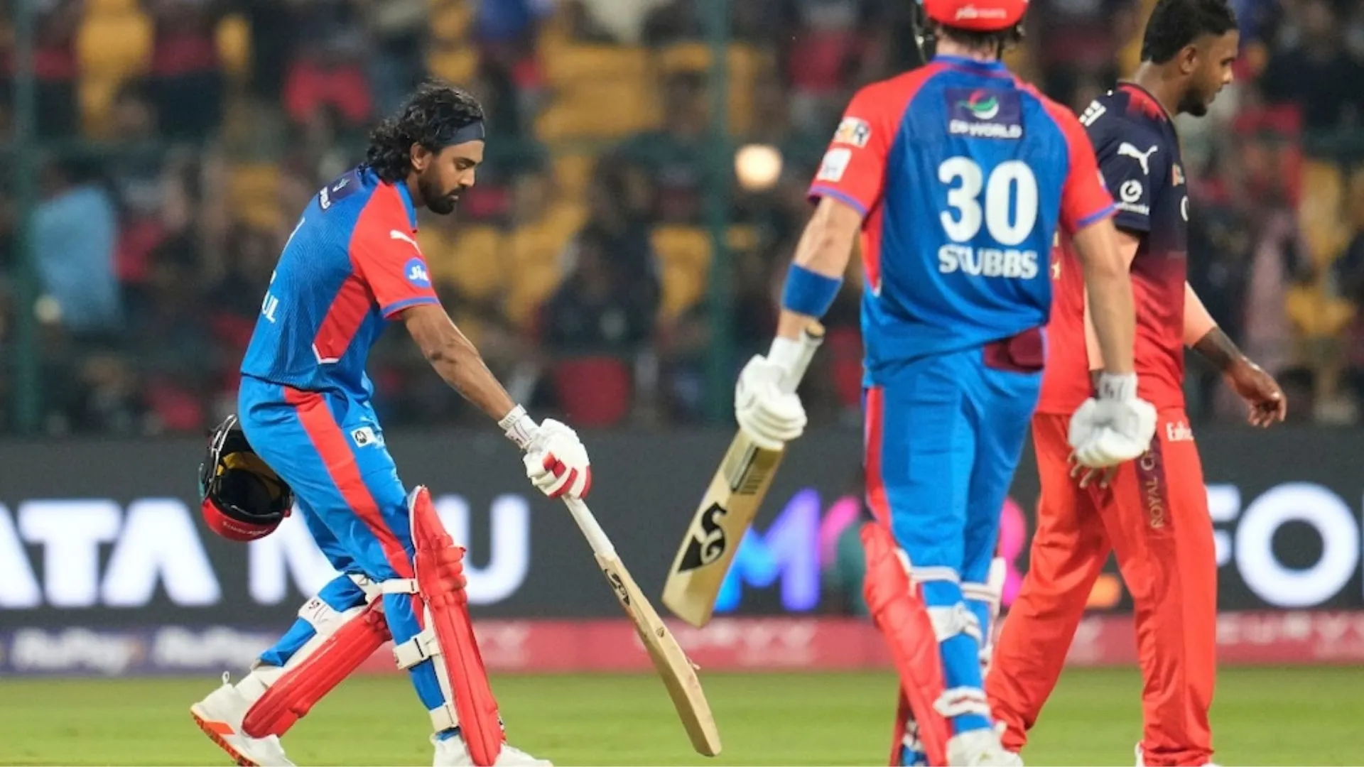 RCB के होम ग्राउंड पर KL Rahul ने दिखाई दादागिरी 