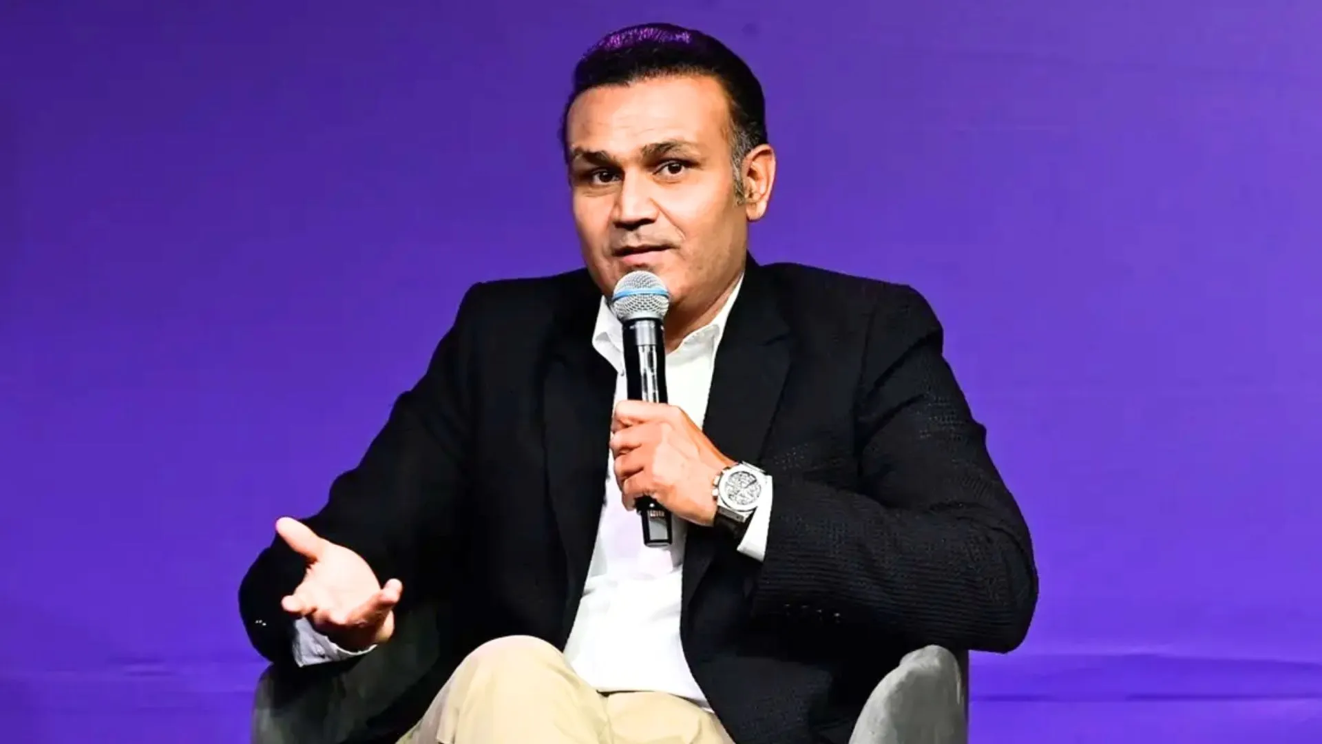 Virender Sehwag ने धोनी को बैन करने की उठाई थी मांग 