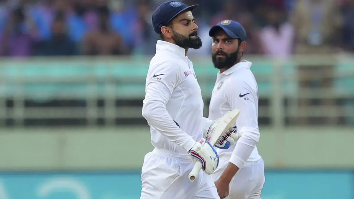 Virat Kohli was injured by Jadeja ball in the LIVE match VIDEO went viral