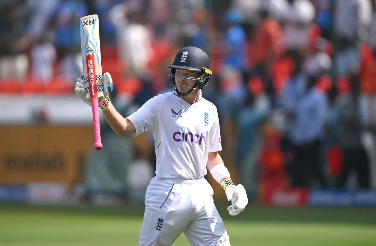 Ollie Pope acknowledges the crowd after his 196 , India vs England, 1st Test, Hyderabad, 4th day, January 28, 2024