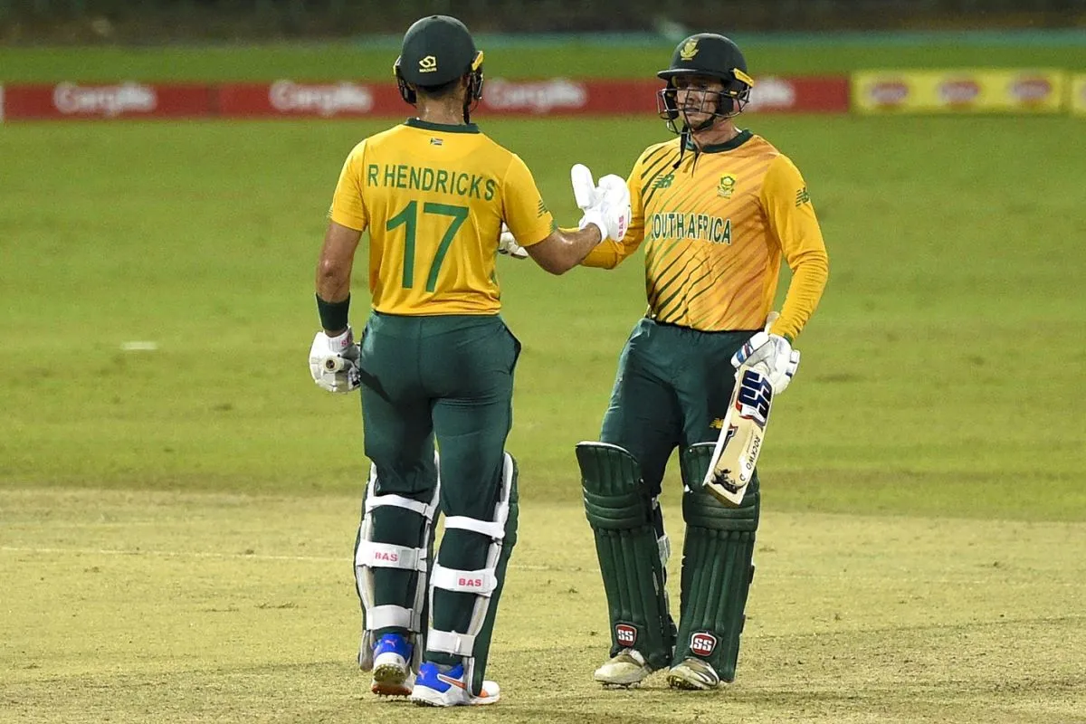 Quinton de Kock and Reeza Hendricks had a productive partnership up top | ESPNcricinfo.com