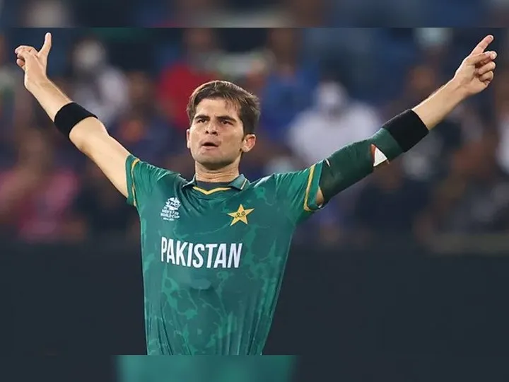 Shaheen Shah Afridi Winner Of The ICC Men's Cricketer Of The Year 2021 | Cricketer Of The Year 2021: पाकिस्तान के शाहीन अफरीदी चुने गए 2021 के सर्वश्रेष्ठ क्रिकेटर, बीते साल चटकाए 73 विकेट