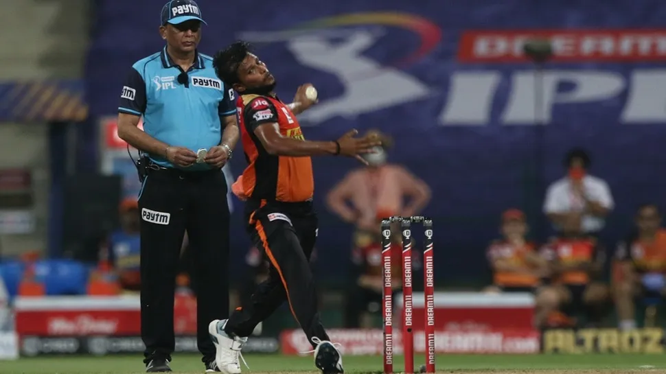 IPL 2020: Behind precision yorkers, T Natarajan story of struggle | IPL 2020: संघर्ष से भरी रही है SRH के इस यॉर्कर किंग की जिंदगी | Hindi News