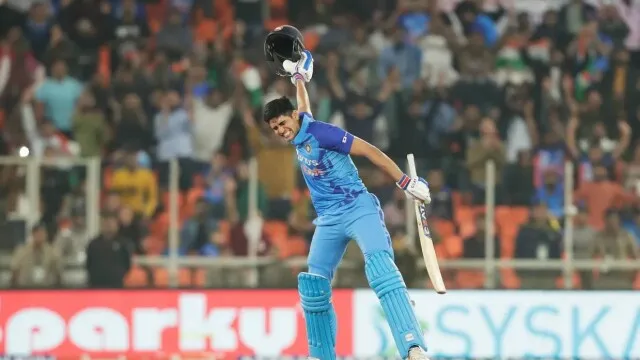 Shubman Gill becomes the youngest Indian player in history to register a century in all the 3 formats Virat Kohli Rohit Sharma Suresh Raina - शुभमन गिल की क्लास के आगे फीके