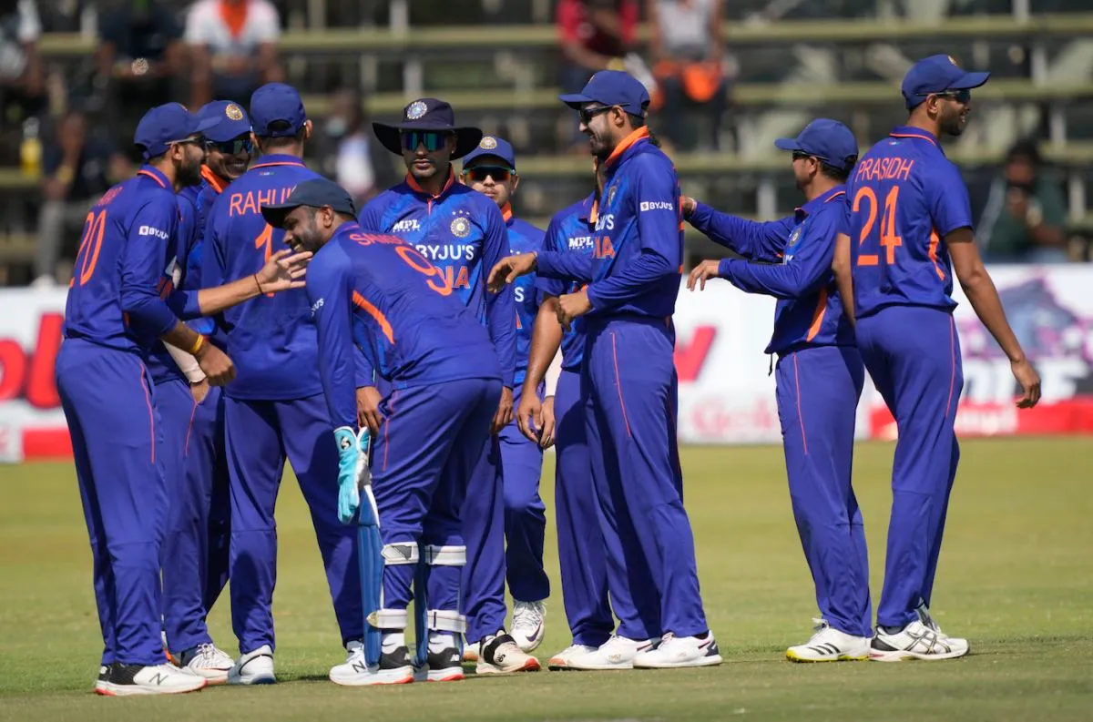 The Indian players get together to celebrate a wicket, Zimbabwe vs India, 2nd ODI, Harare, August 20, 2022