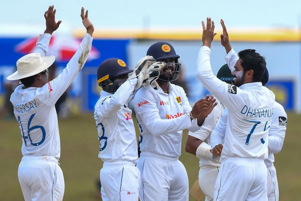 Dhananjaya de Silva is congratulated by team-mates after dismissing Imam-ul-Haq, Sri Lanka vs Pakistan, 2nd Test, Galle, 2nd day, July 25, 2022