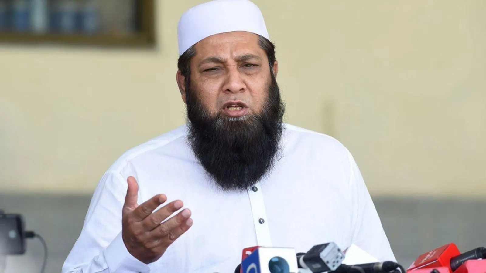 Pakistan great Inzamam-ul-Haq rushed to hospital after suffering heart attack; 'stable' after angioplasty: Report | Cricket - Hindustan Times