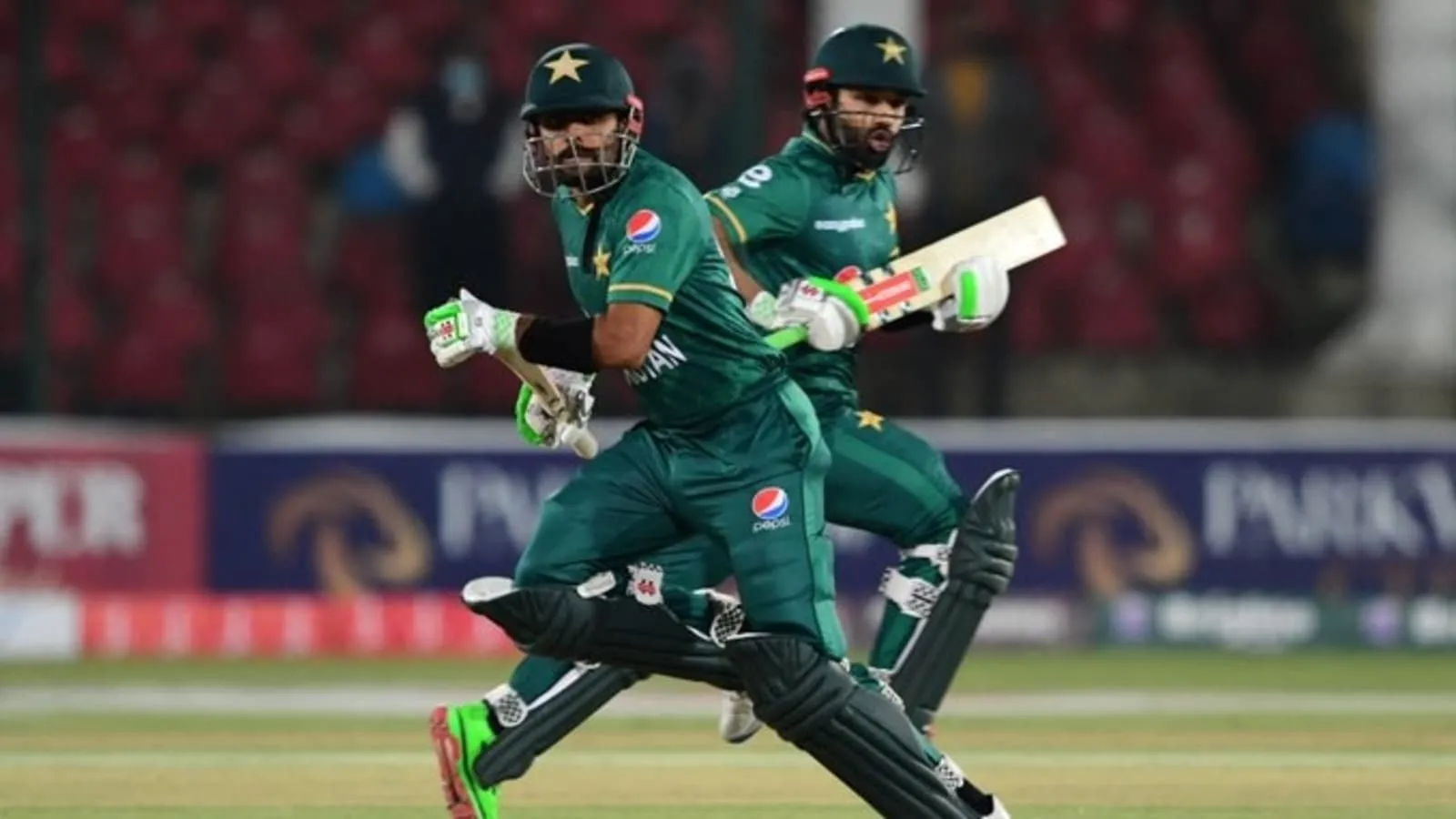 Babar Azam, Mohammad Rizwan help Pakistan complete their highest successful run-chase; hosts sweep T20I series 3-0 | Cricket - Hindustan Times