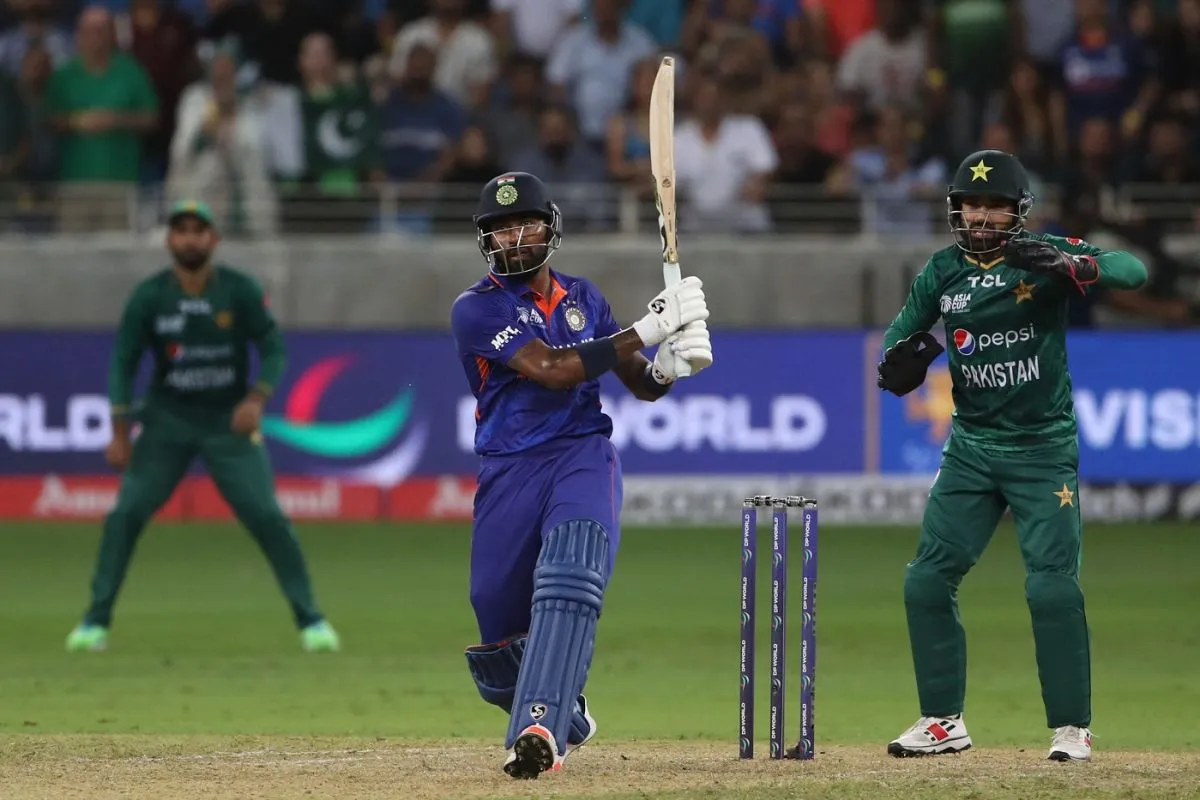 Hardik Pandya finished the match for India with a six, India vs Pakistan, Asia Cup, Dubai, August 28, 2022