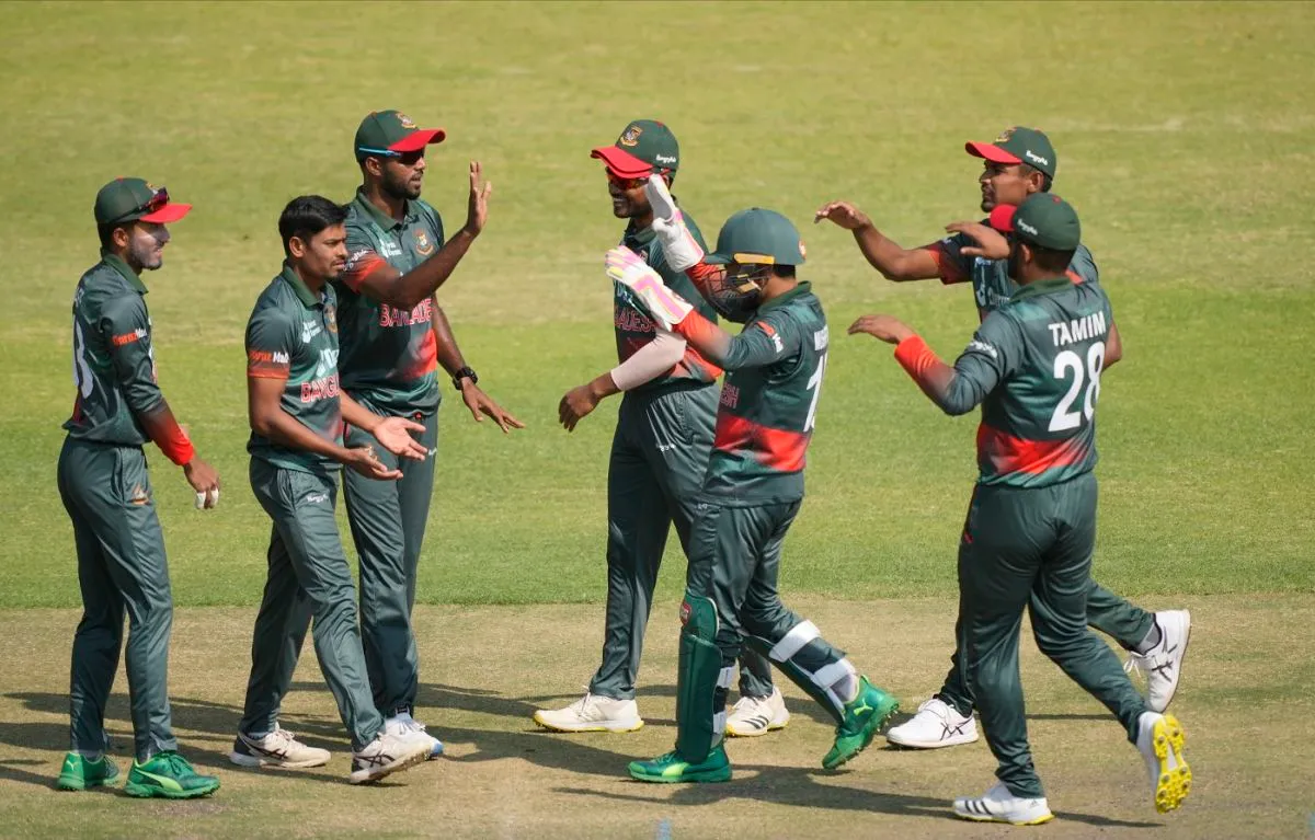 Bangladesh players celebrate a wicket, Zimbabwe vs Bangladesh, 3rd ODI, Harare, August 10, 2022