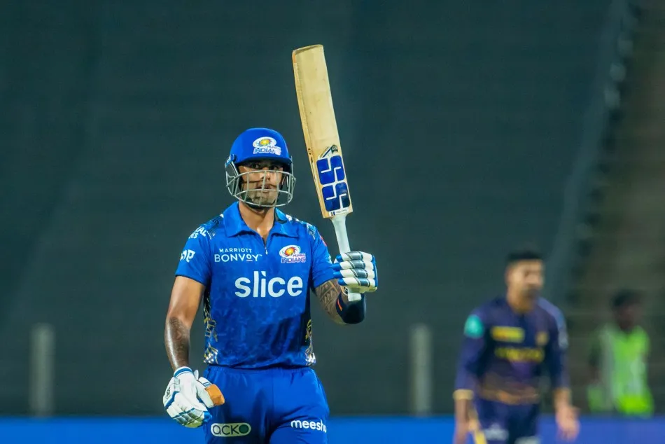 IPL 2022: Suryakumar Yadav smashes 37-ball 68*, Ravi Shastri doffs his hat to Mumbai Indians batter - myKhel