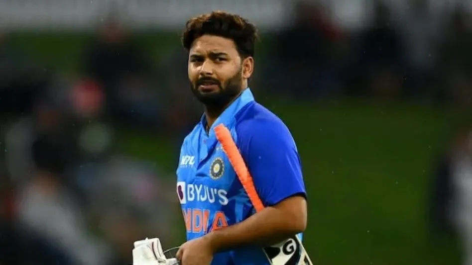 Rishabh Pant: 'मेरा रिकॉर्ड खराब नहीं...', लाइव इंटरव्यू में हर्षा भोगले से भिड़ गए ऋषभ पंत! Video - rishbah pant reply to harsha bhogle on white ball cricket record team india tspo -