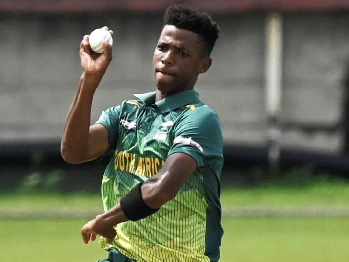 Who is Mondli Khumalo: South African bowler Mondli Khumalo in coma after assault outside pub, इंग्लैंड में पब के बाहर द. अफ्रीकी गेंदबाज को बुरी तरह पीटा, दो ऑपरेशन के बावजूद हालत