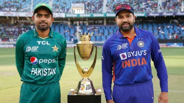 Rohit Sharma Babar Azam repeated same mistake got punishment during the match IND vs PAK - IND vs PAK: रोहित शर्मा और बाबर आजम ने दोहराई एक जैसी गलती, मैच के दौरान