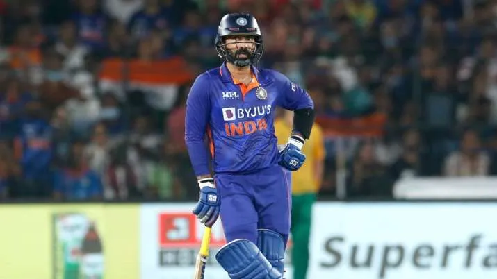 Dinesh Karthik scored 30 off 21 balls in the 2nd T20 between India and South Africa in Cuttack | Cricket News – India TV