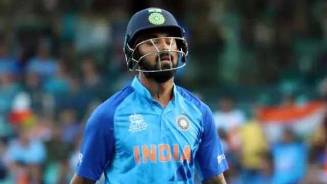 T20 world cup 2022 KL rahul poor form continues in knockout matches - IND vs ENG : नॉकआउट मैचों में केएल राहुल ने फिर किया निराश, दूसरी बार सेमीफाइनल में नहीं चला बल्ला