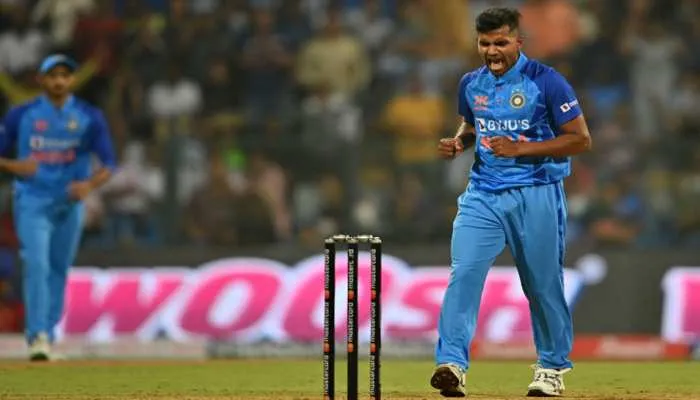 Shivam Mavi created history in 1st t20 match made record to take 4 wickets in debut ind vs sl cricket team | Shivam Mavi: शिवम मावी ने पहले T20 मैच में ही