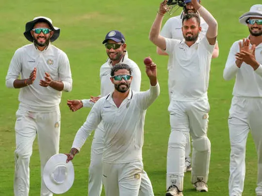 Ranji Trophy: रविंद्र जडेजा की मैदान पर धमाकेदार वापसी, ऑस्ट्रेलियाई बल्लेबाजों की उड़ गई होगी नींद - ravindra jadeja takes 7 wickets on comeback match in ranji trophy tamil nadu vs ...