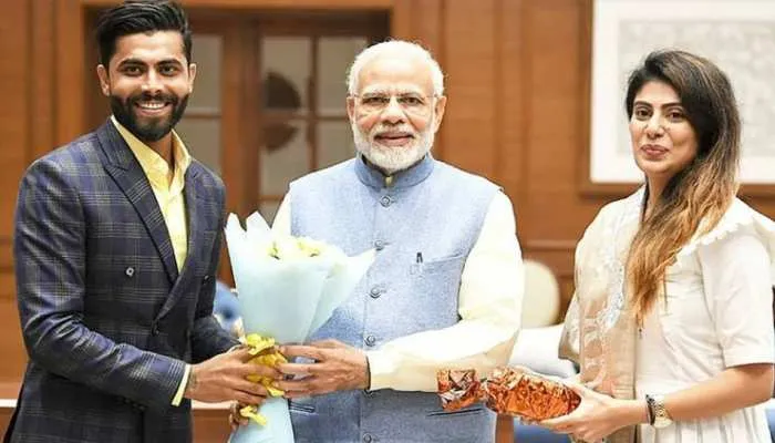 Ravindra Jadeja wife rivaba will fight assembly elections 2022 from jamnagar north on BJP ticket confirmed | रवींद्र जडेजा की पत्नी लड़ेंगी चुनाव, BJP ने मौजूदा MLA का टिकट काटकर जताया भरोसा |