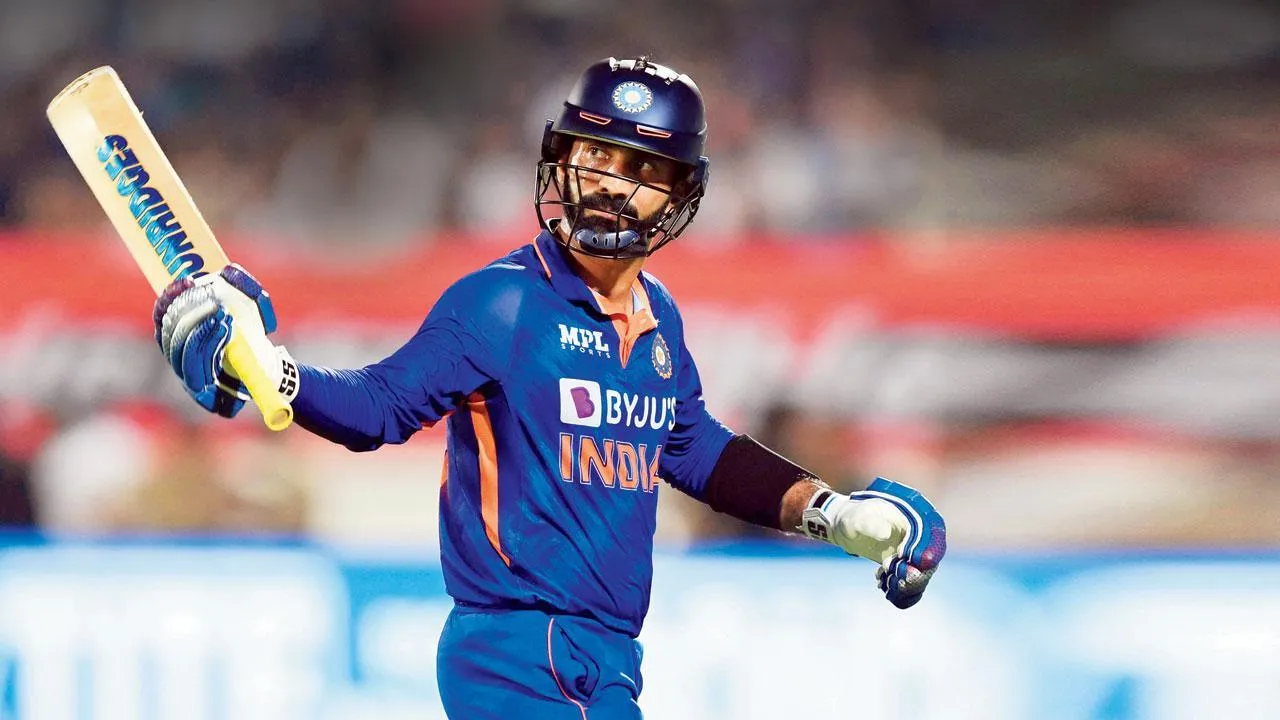  Dinesh Karthik 