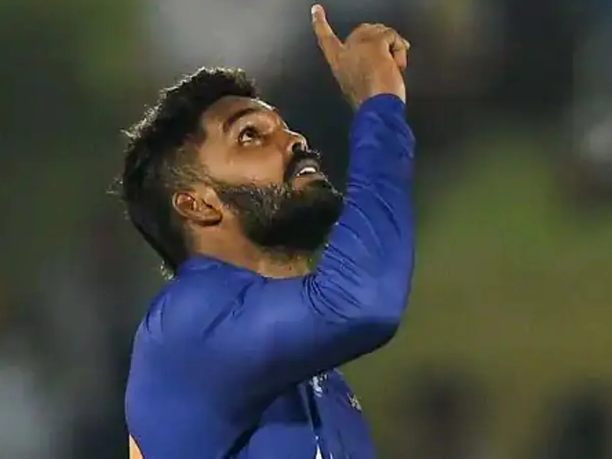 IPL 2023 से पहले RCB के गेंदबाज ने हैट्रिक लेकर श्रीलंका में रचा इतिहास - lanka premier league hat trick for wanindu hasaranga becomes 1st to do in tournament – News18 हिंदी