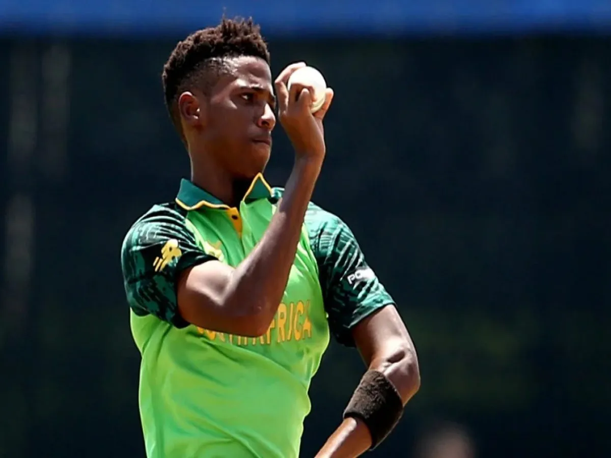20 Year Old South African Cricketer Mondli Khumalo In Coma After Assault In Uk in Hindi - दो ऑपरेशन हुए फेल और कोमा में पहुंचा अफ्रीकी खिलाड़ी, इंग्लैंड में पब के बाहर