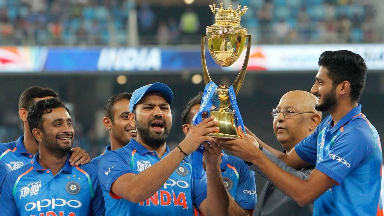 MS Dhoni asked Rohit Sharma to let Khaleel Ahmed hold Asia Cup trophy