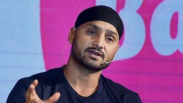 Harbhajan Singh on his controversial post My heartfelt apology to my people - हरभजन सिंह ने विवादित पोस्ट के लिए मांगी माफी, कहा- मैं सिख हूं, जो भारत के लिए लड़ेगा, इसके