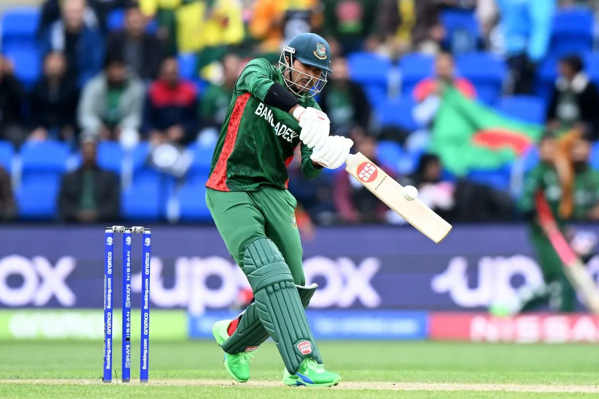 Soumya Sarkar sets up to play the pull shot, Bangladesh vs Netherlands, ICC Men's T20 World Cup 2022, Hobart, October 24, 2022 