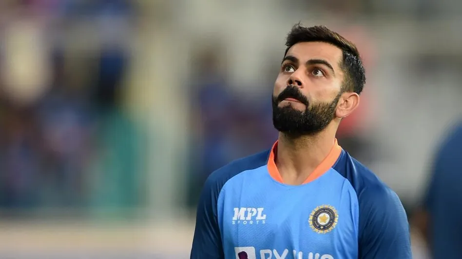 Arrest Kohli... विराट कोहली को करें गिरफ्तार, सोशल मीडिया पर क्यों चला ये ट्रेंड? - Arrest Kohli Trends after Virat kohli Fan Murder Rohit Sharma Supporter in Tamil Nadu tspo - AajTak