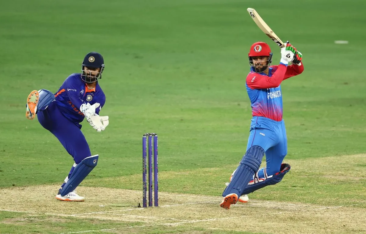 Rashid Khan cuts one away as Rishabh Pant looks on, Afghanistan vs India, Super 4, Dubai, Asia Cup, September 8, 2022