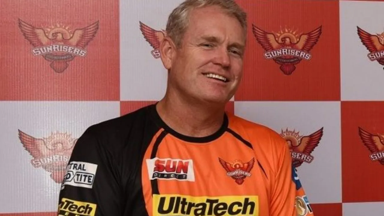 Tom Moody Age, Wife, Biography & More » StarsUnfolded